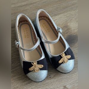 Gucci Kids Silver Dress Shoes with Gold Bee